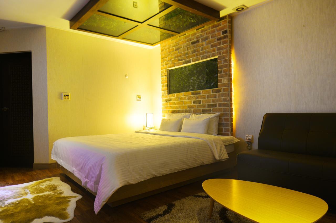 Gimhae Business Hotel K ภายนอก รูปภาพ