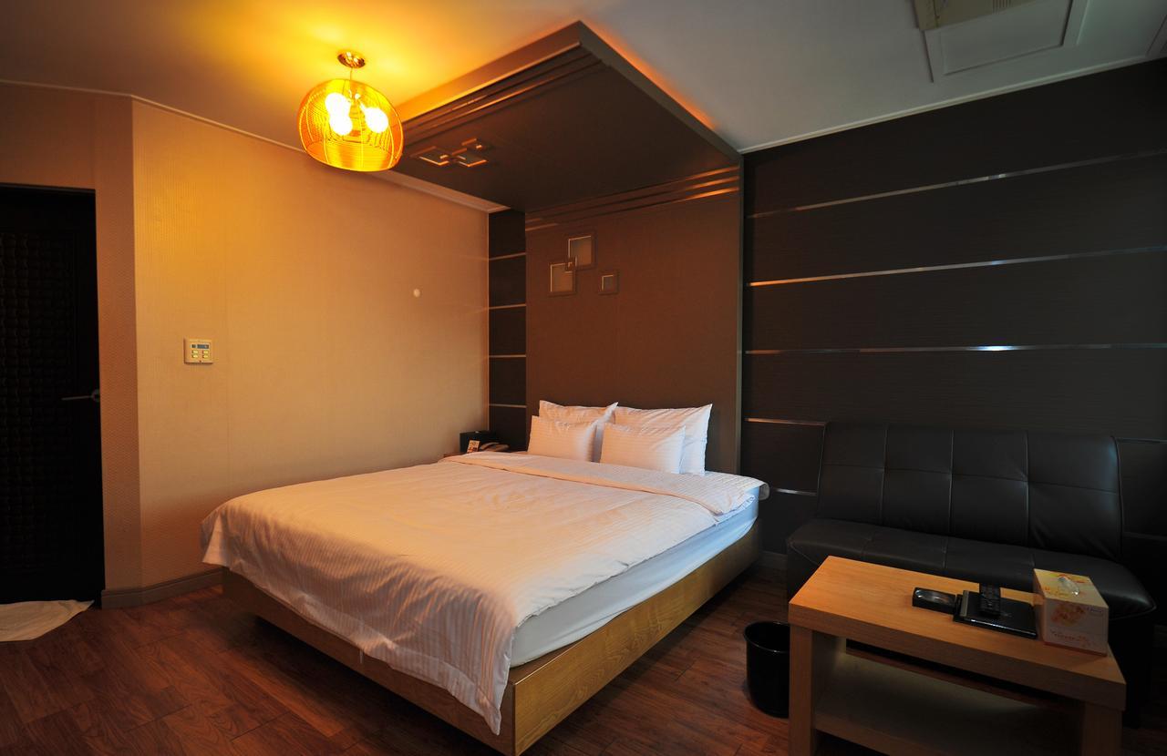 Gimhae Business Hotel K ภายนอก รูปภาพ