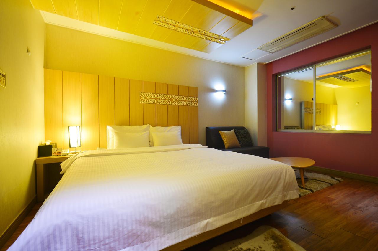 Gimhae Business Hotel K ภายนอก รูปภาพ