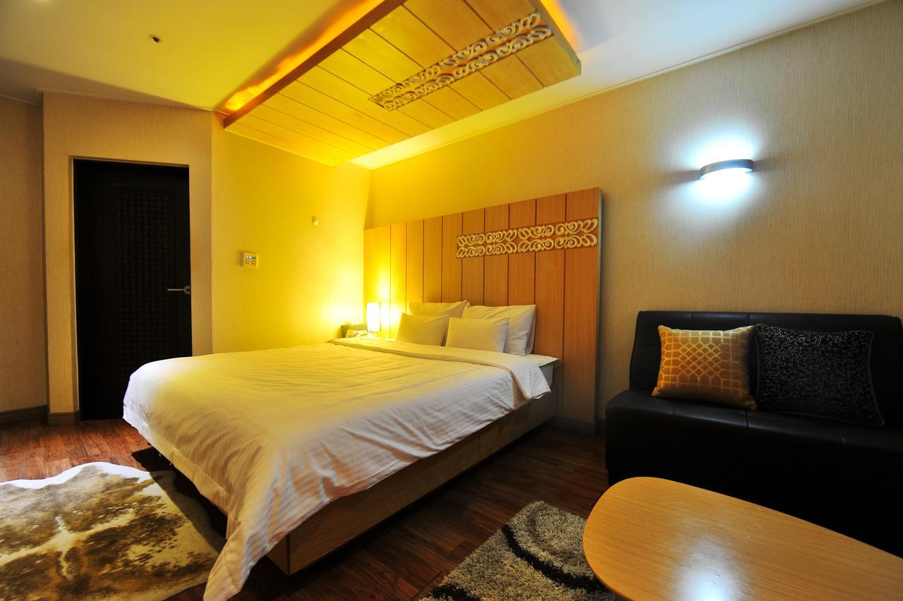 Gimhae Business Hotel K ภายนอก รูปภาพ