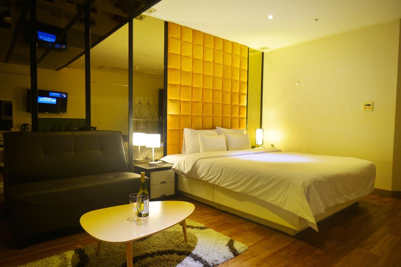 Gimhae Business Hotel K ภายนอก รูปภาพ