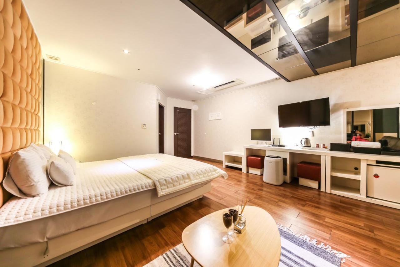 Gimhae Business Hotel K ภายนอก รูปภาพ