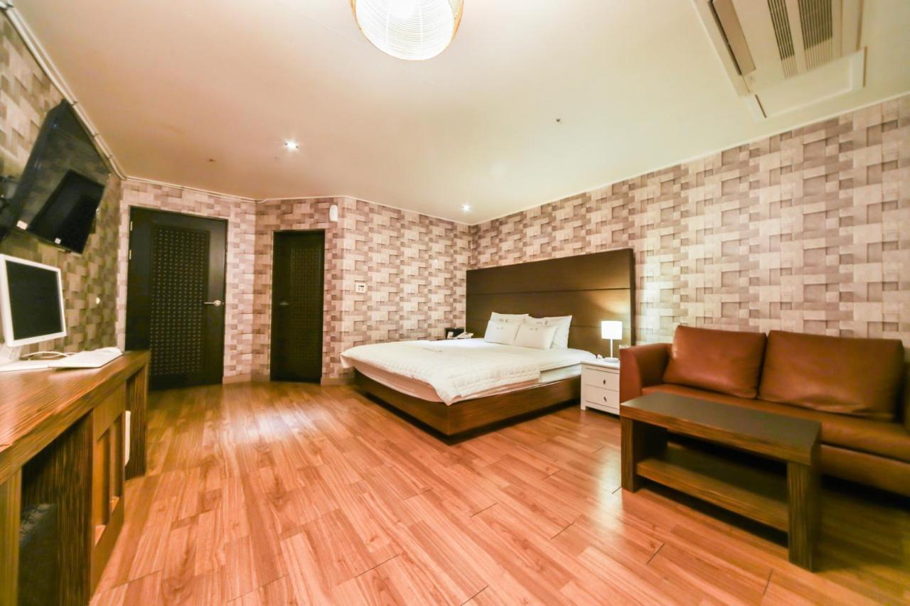 Gimhae Business Hotel K ภายนอก รูปภาพ