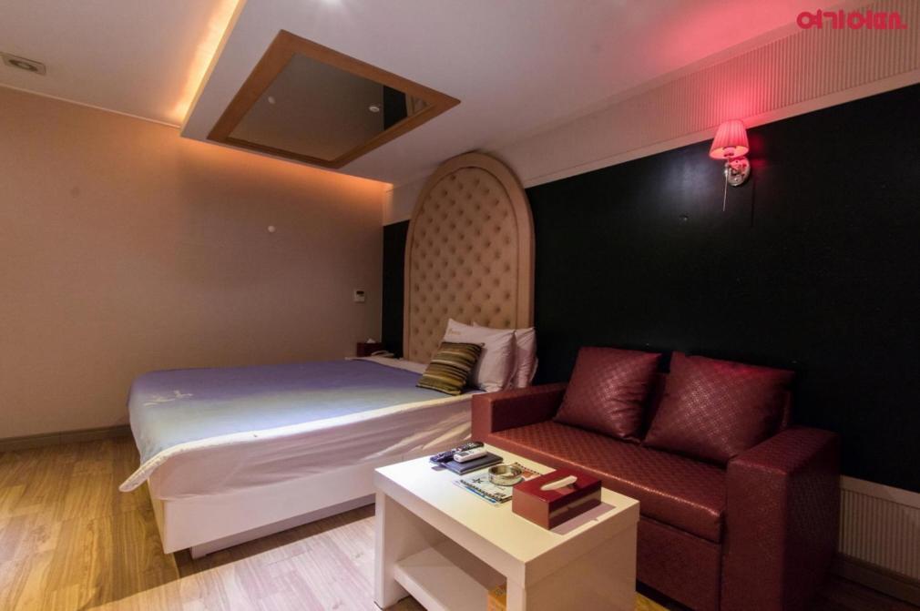 Gimhae Business Hotel K ภายนอก รูปภาพ